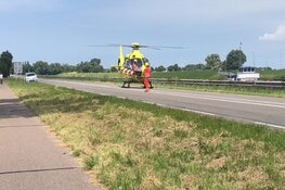 Auto tegen vrachtwagen: N250 afgesloten