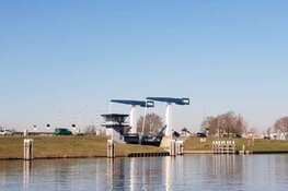 Omrijden! Burgemeester Visserbrug (N250) in Den Helder dicht voor onderhoud