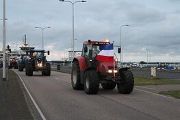 Texelse boeren voor een kort protest naar Den Helder
