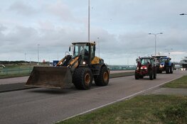 Texelse boeren voor een kort protest naar Den Helder