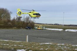 Boot naar Texel eruit door laag water. Patiënt vervoert met helikopter