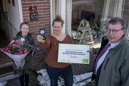 Wethouder De Vrij bezoekt en verrast sporttalenten