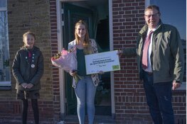 Wethouder De Vrij bezoekt en verrast sporttalenten