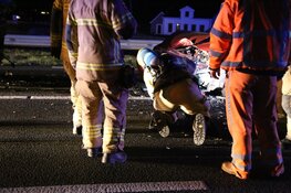 Drie auto&#39;s betrokken bij botsing in Julianadorp, twee gewonden