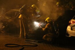 Opnieuw auto&#39;s door brand verwoest in Den Helder