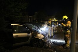 Opnieuw auto&#39;s door brand verwoest in Den Helder