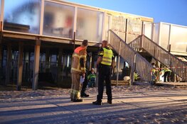 Massale valpartij: trap strandtent stort in tijdens maken familieportret