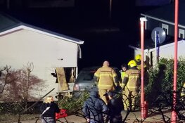 Auto rijdt tegen stacaravan in Julianadorp