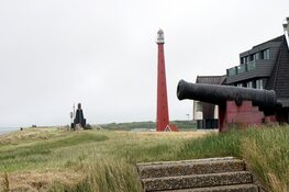 Vuurtoren Kijkduin wordt met drone geïnspecteerd