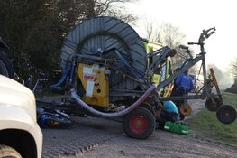 Bromfietser zwaargewond na botsing met tractor in Breezand