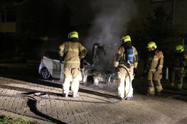Auto door brand verwoest op Cornelis Gerrtisz Geusstraat