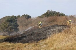 Flinke duinbrand in Den Helder, politie gaat uit van brandstichting