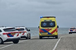 Hulpdiensten in Den Helder rukken uit voor professionele zwemmer