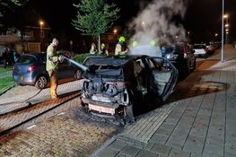 Auto door brand verwoest in Ooievaarstraat