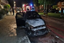 Opnieuw autobrand in Helderse Ooievaarstraat