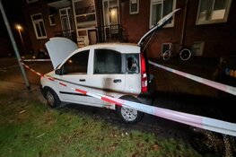 Auto door brand verwoest in Willem Barentszstraat