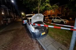 Auto door brand verwoest in Willem Barentszstraat