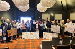 Uitreiking Tour de Soes sponsorgelden