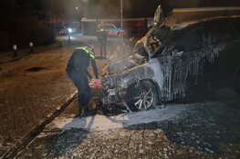 Auto door brand verwoest in Klaas Castercomstraat
