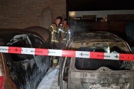 Opnieuw autobrand in Den Helder, drie voertuigen verwoest