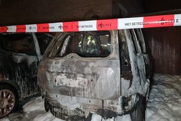 Opnieuw autobrand in Den Helder, drie voertuigen verwoest