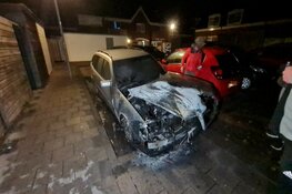 Opnieuw autobrand in Den Helder, ditmaal in 2e Vroonstraat