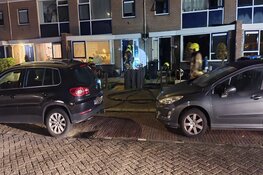 Gezin met ladder uit brandende woning gered