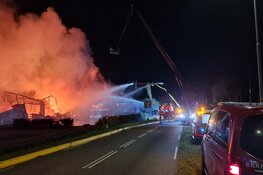 Grote brand bij Bloembollenbedrijf in Den Helder