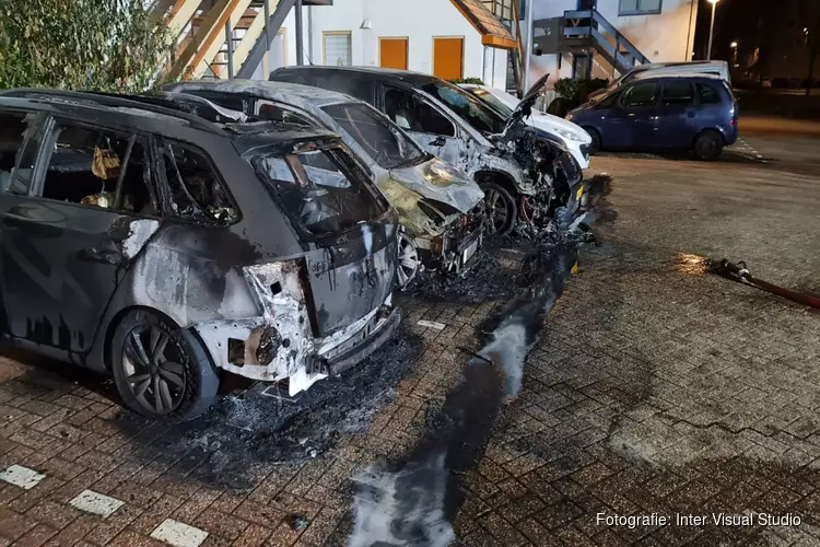 Wederom veel schade bij autobrand