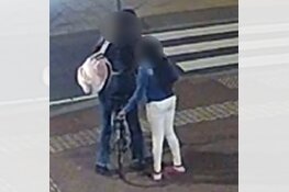 Gezocht: Wie herkent deze jongedames?