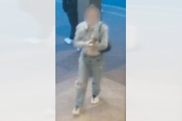 Gezocht: Wie herkent deze jongedames?