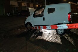 Bestelbus in brand in Den Helder