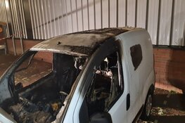 Bestelbus in brand in Den Helder