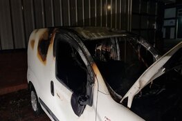 Bestelbus in brand in Den Helder