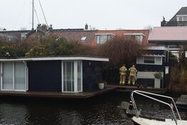 Wateroverlast op woonboot in Den Helder