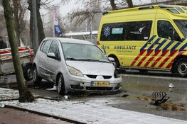 Wiel afgebroken bij botsing in Den Helder