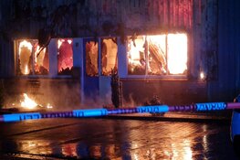 Grote brand in Anna Paulowna; loods in brand
