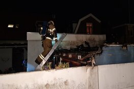 Wederom autobrand in Nieuwstraat, en beginnende schuurbrand