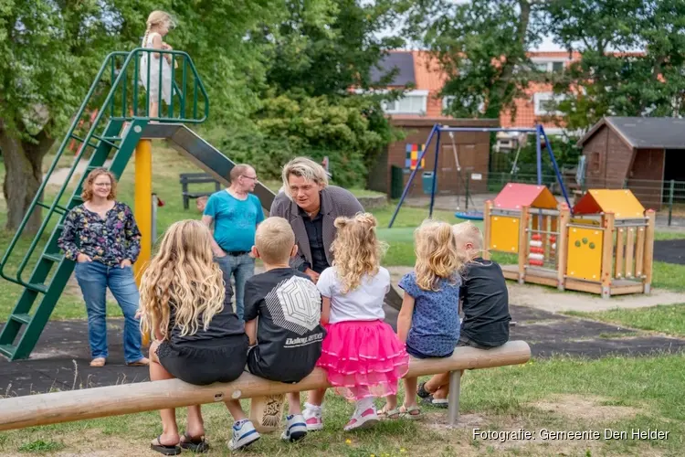 Wethouder Bais opent vernieuwde speeltuin buurthuis Elto
