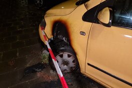 Weer autobrand in Den Helder, politie gaat uit van brandstichting