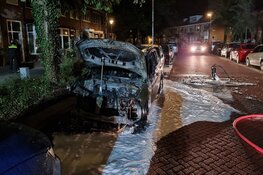 Wederom autobrand in Den Helder, twee voertuigen beschadigd in Krugerstraat