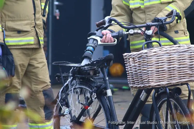 Brand in berging van woning in Julianadorp
