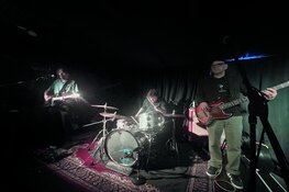 Eric Devries met Janos Koolen