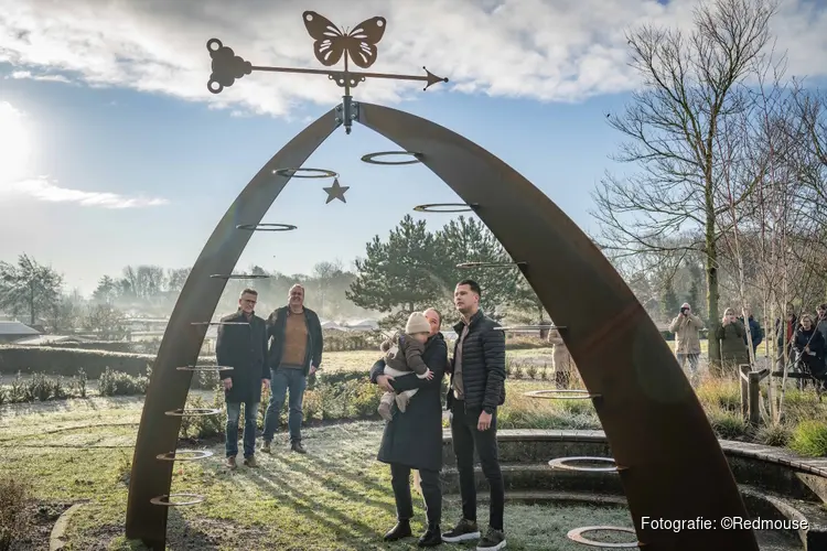 Sterrenkindjesveld en tweede gedenkboom geopend op Algemene Begraafplaats