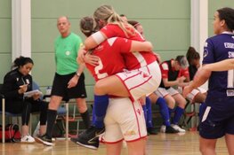 Zeemacht sluit eerste competitiefase af met ruime zege