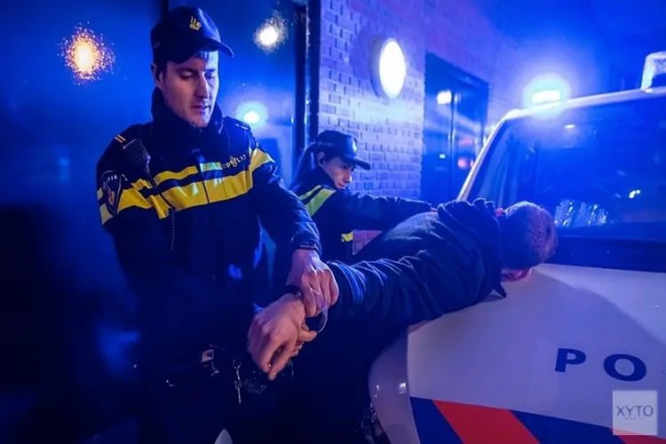 Verkeerscontrole levert vondst wapens en drugs op