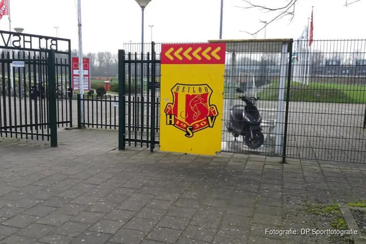 JVC klopt koploper HSV dankzij excellerende Schop