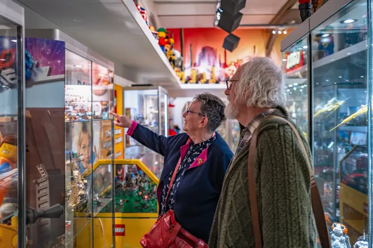 Jubilerend museum trakteert verzorgingshuizen Noord-Holland