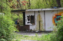 Brand op terrein voormalig vogelasiel Den Helder