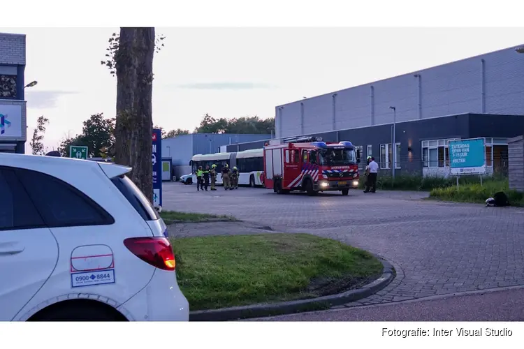Brandweer aanwezig bij Connexxion in Den Helder
